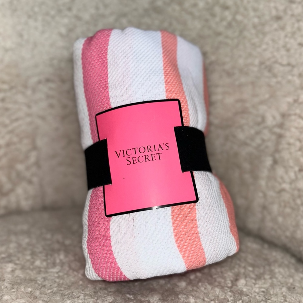 Victorias Secret Limited Edition Beach Towel NWT